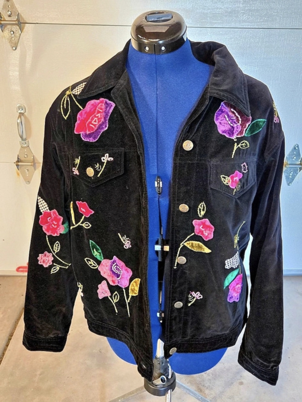 Susan Bristol Embroidered Floral Cotton Jacket in Black Size Medium